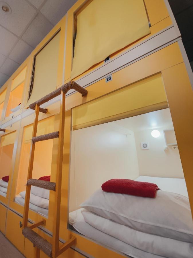 Capsule Hostel Yes Москва Екстер'єр фото